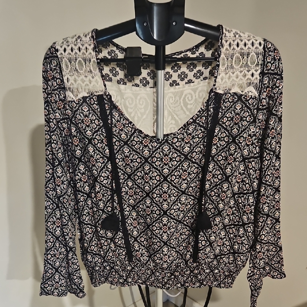 Xhilaration Floral Blouse
